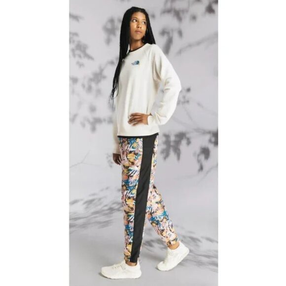 The North Face Groovy Floral Printed Hydrenaline Jogger Pants - Picture 3 of 9